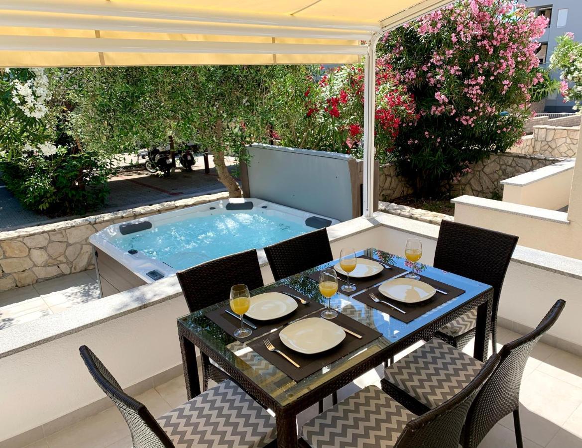 Fantasy Classic Maisonette II Novalja Exterior foto